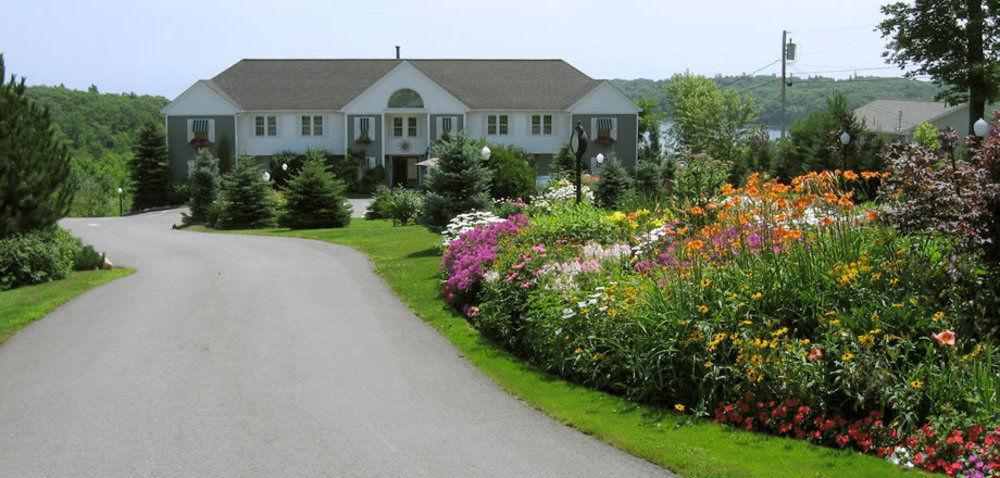 Strawberry Hill Seaside Inn 락포트 외부 사진